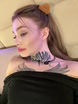 AriWild's Live XXX Chat