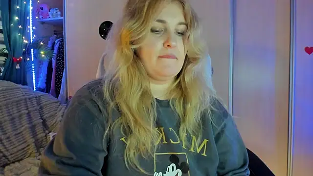 CoraSwon: онлайн-секс-чат