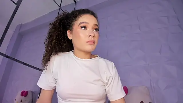 _LittleLia's Live XXX Chat