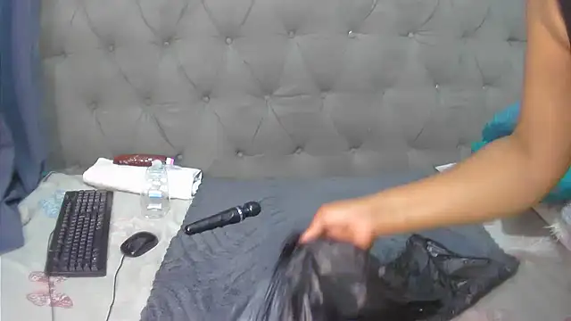 ThePeacheese's Live XXX Chat