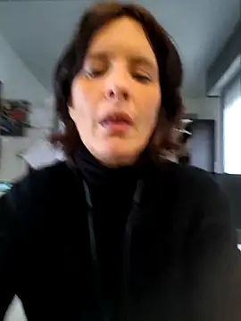 Chat +18 de Piediniecollant ao vivo