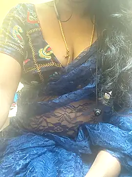 XXX chat uživo modela Preeti345