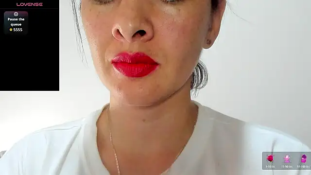 Chat +18 de queen_fetish ao vivo