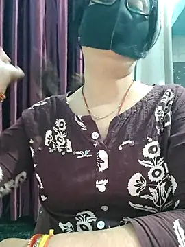 Aishwaryaa_69 Show in webcam