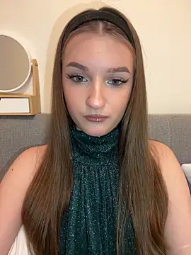 Chat +18 de AdelinaEmber ao vivo