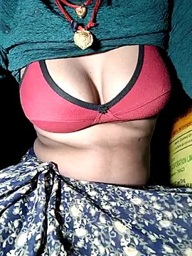 Queen_chayna live XXX chat