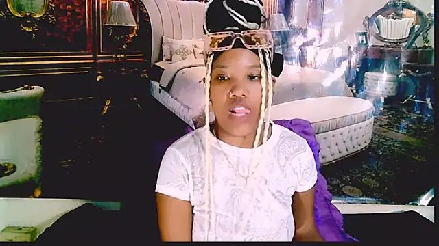 EroticSexyPrada 现场XXX聊天