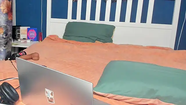 Santythousand's Live XXX Chat