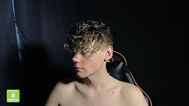 Chatroom XXX en direct de Keytaro