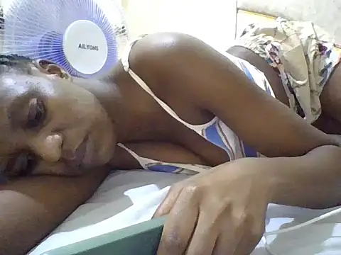 SimplyHer Chat XXX in diretta