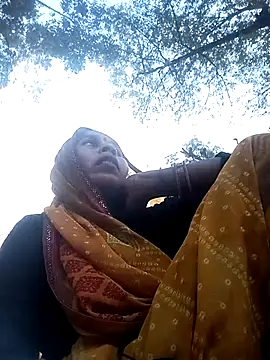 Rakhi_cut's Webcam Show