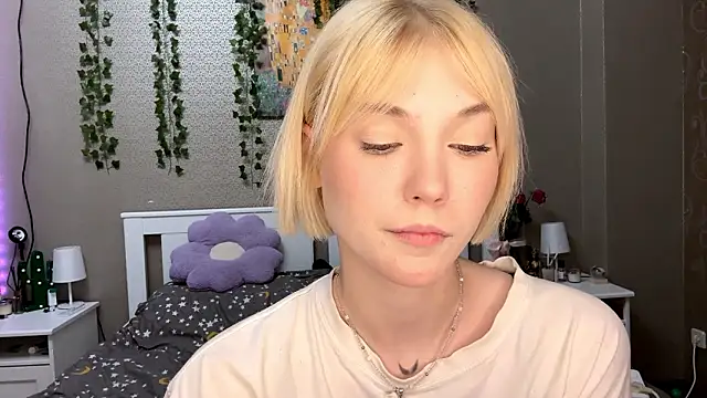 LlsabethHaze élő XXX-chatje