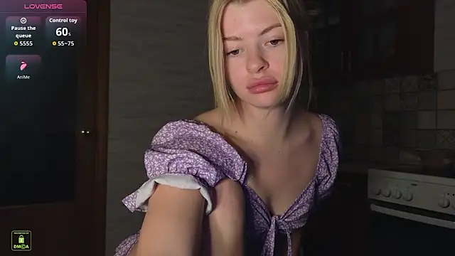 Chat XXX en directo de RinaBlondie