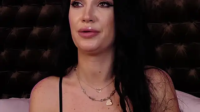 StephanyMillan Adlı Modelin Canlı XXX Sohbeti