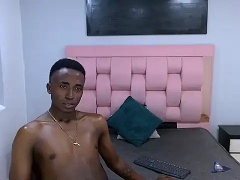 Yander_0: διαδικτυακό σόου στην κάμερα