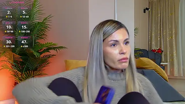 Avril_Cyrus: онлайн-секс-чат