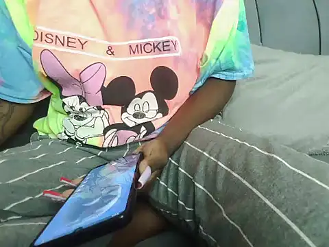 HoLy-ViRgiNn Live XXX chat