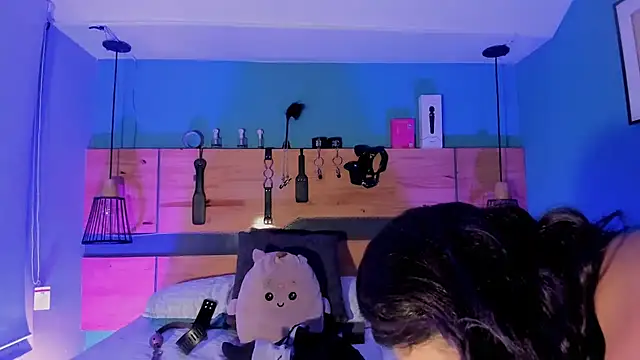 ChloeAllennn: διαδικτυακό σόου στην κάμερα