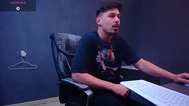 Chat XXX en directo de EnzoRace