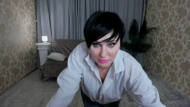 Chat XXX en directo de KiraTempt