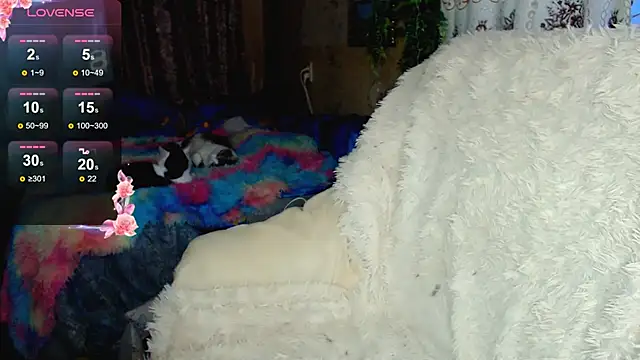 FlirtatiousMegan live XXX chat