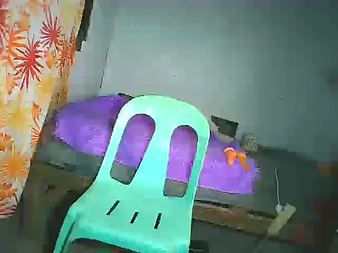 Yourfantasyisme Show in webcam