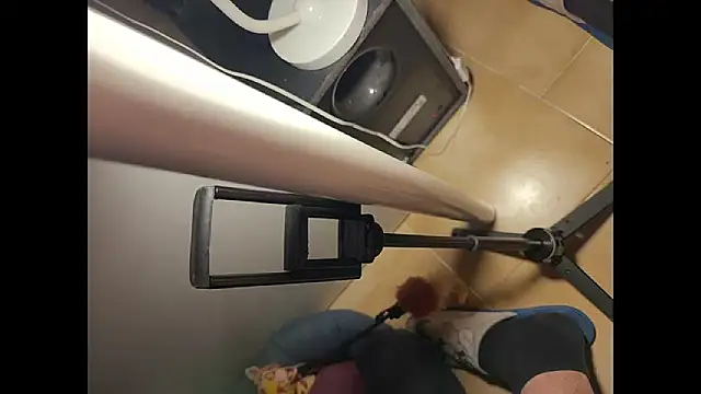 Goku16cm Show in webcam