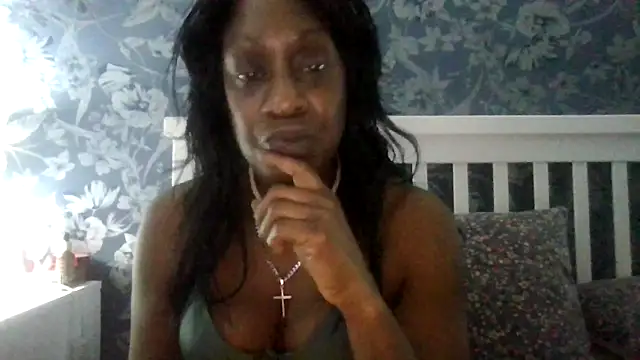 Czat XXX na żywo – Ebony-SultryX