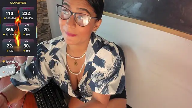 savana_rios' Live XXX Chat