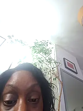 Ebony-SultryX 即時 XXX 聊天