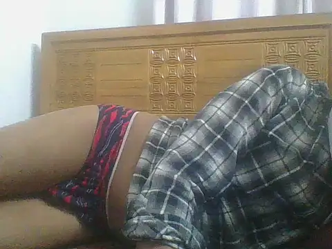 asianhotboy Adlı Modelin Canlı XXX Sohbeti