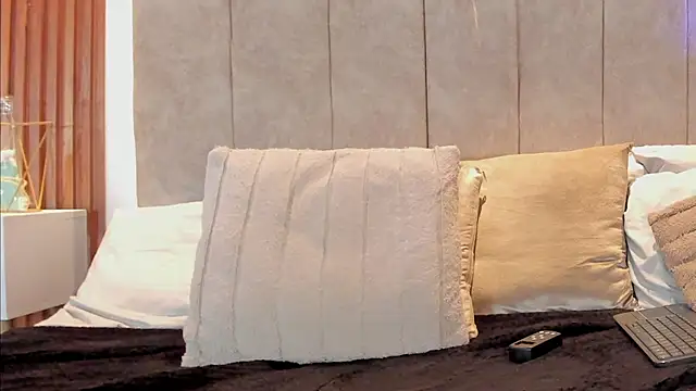 Lauraa_saenz11: απευθείας συνομιλία ΧΧΧ