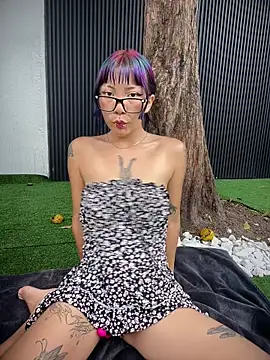 XXX chat uživo modela Namii_cute