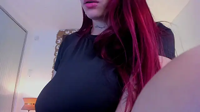 EmmaaCastro élő XXX-chatje