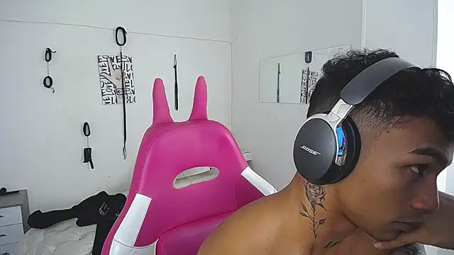 Leonard_PriceのライブXXXチャット