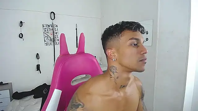 Chat XXX en directo de Leonard_Price