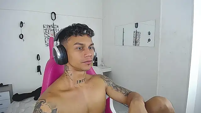 Chat XXX en directo de Leonard_Price