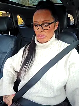 Misses-Cougar 现场XXX聊天