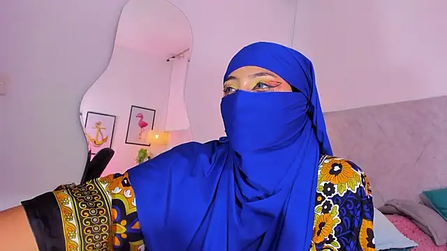 naomiii__ Adlı Modelin Canlı XXX Sohbeti