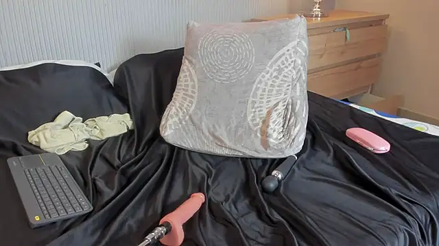 yeikafoxy Chat XXX live