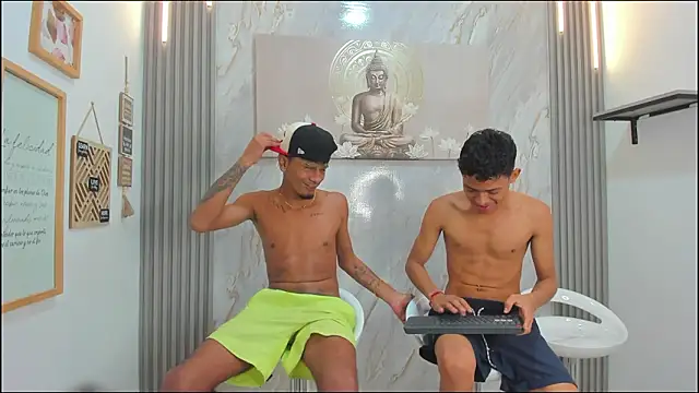 BEAUTY_BOYS1 Adlı Modelin Canlı XXX Sohbeti