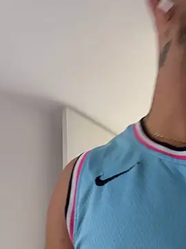 Ezzio_Scolaro 라이브 XXX 채팅