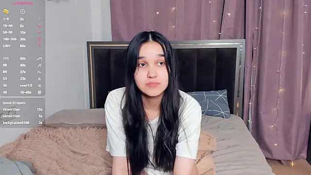 MeliaMelchiori Webcam Show