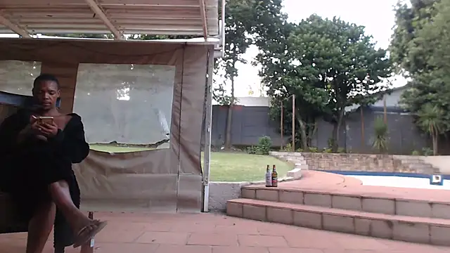 KinkyJXxX élő XXX-chatje