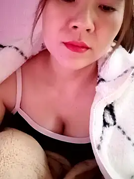 Lily-ross22's Live XXX Chat