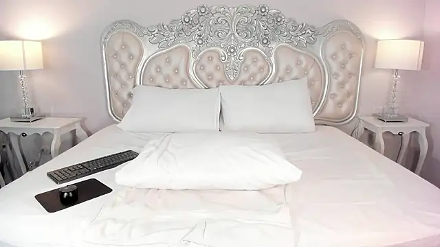 LucieMillerr Chat XXX live