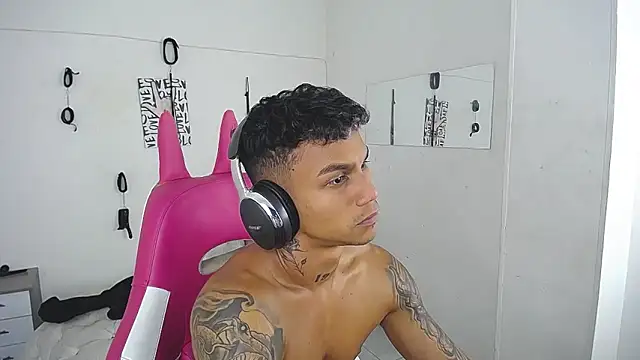 Leonard_Price Show Webcam