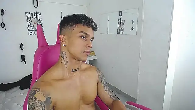 Leonard_Price – Naživo XXX chat