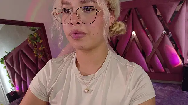 Haelycute 现场XXX聊天