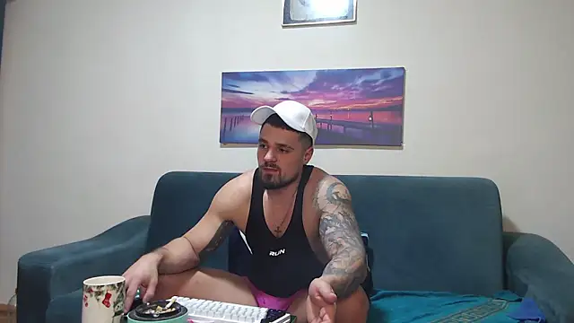 Tiberius_hunk's Live XXX Chat